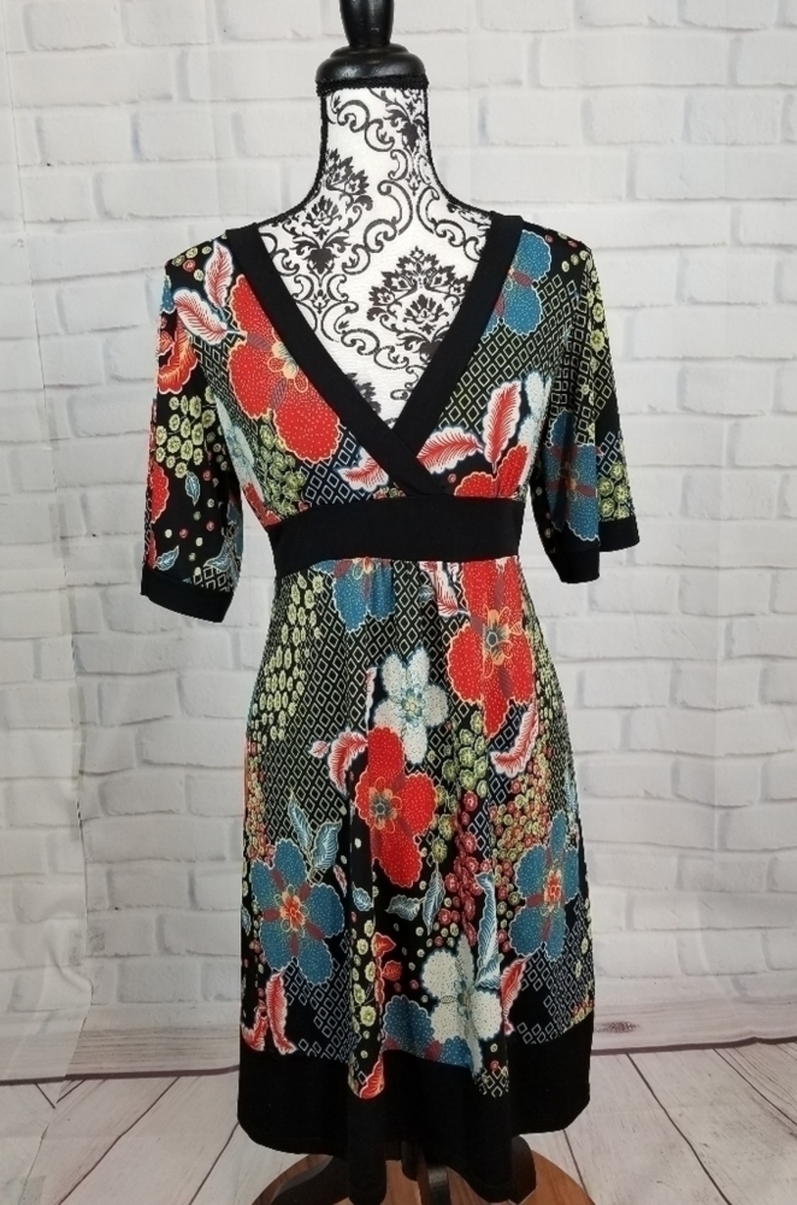 Lola size xl stretch knit floral tie back dress